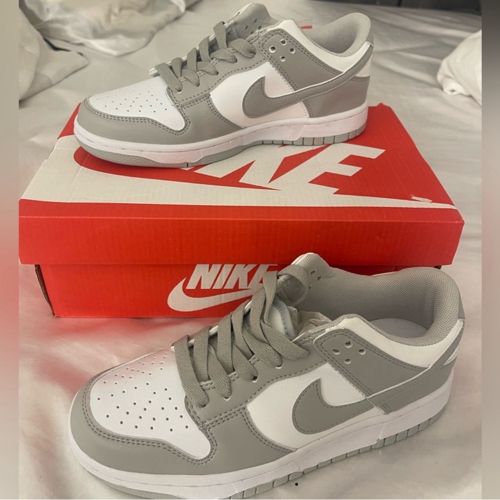 grey nike dunks